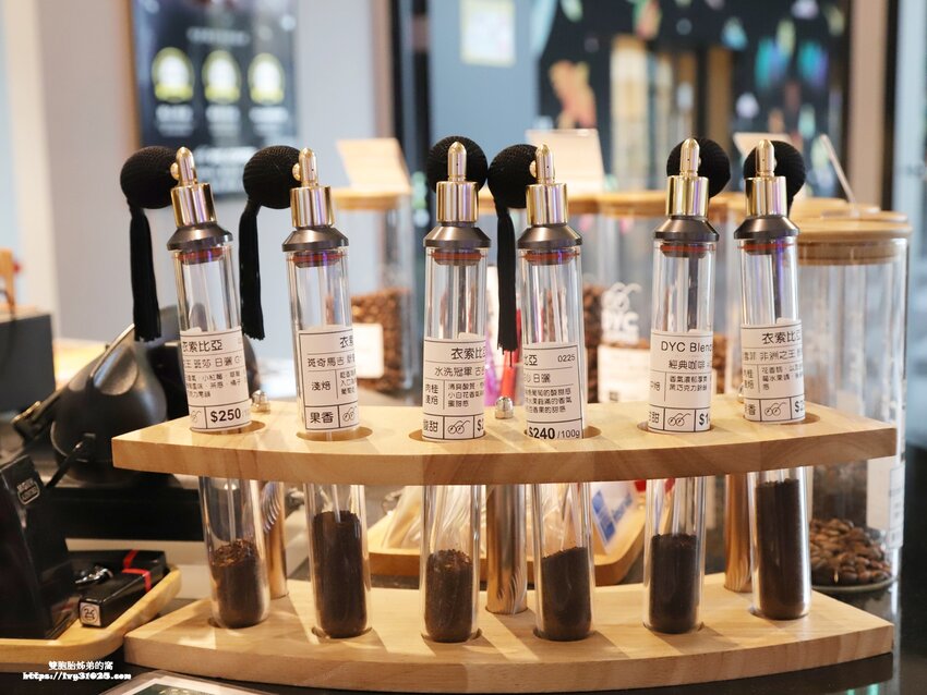 DYC.COFFEE打咖啡實驗室 量身客製科技化烘培 & 書香 X 咖啡香一起感受