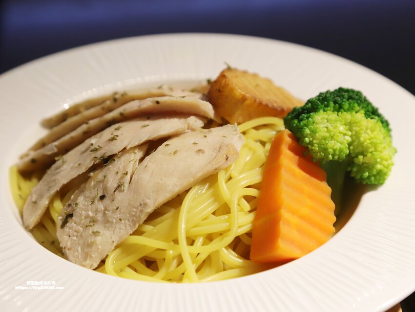 DYC.COFFEE打咖啡實驗室 量身客製科技化烘培 & 書香 X 咖啡香一起感受