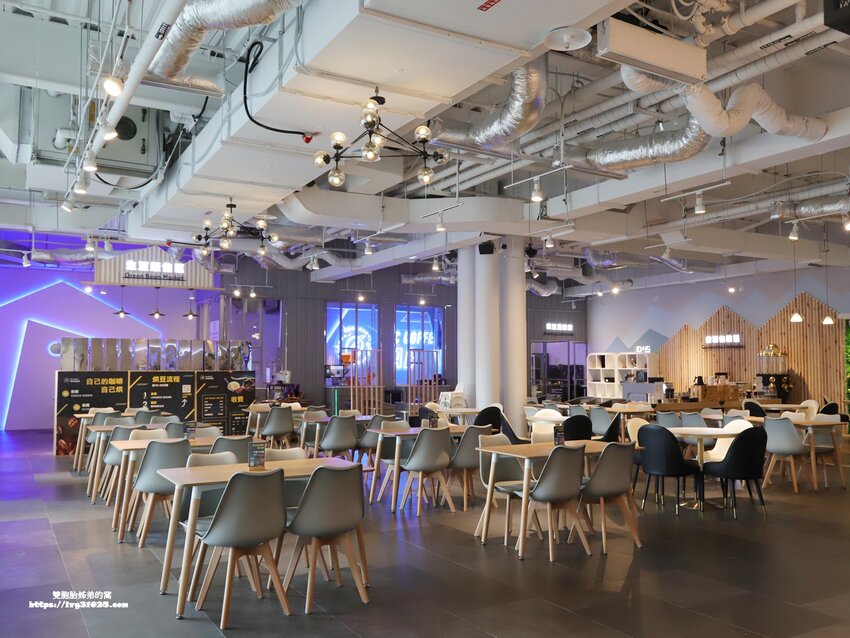 DYC.COFFEE打咖啡實驗室 量身客製科技化烘培 & 書香 X 咖啡香一起感受