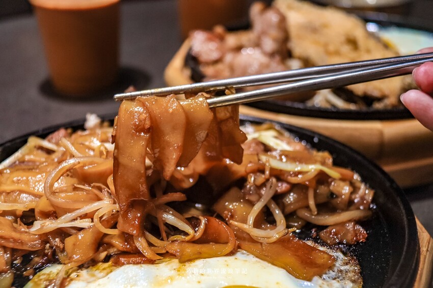 金滫小鐵板料理 | 台中在地32年老字號有新品牌!推薦必點超有特色的客家粄條,平價鐵板料理份量十足色香味俱全~(台中大遠百美食) @巧莉的世界流浪筆記 金滫小鐵板料理 | 台中在地32年老字號有新品牌!推薦必點超有特色的客家粄條,平價鐵板料理份量十足色香味俱全~(台中大遠百美食) @巧莉的世界流浪筆記