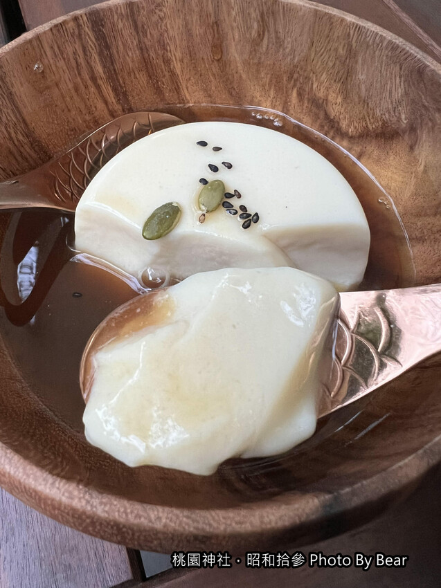 【桃園】「井上豆花.全臺唯一的神社豆花(寒天豆花/紅豆湯/限量供應/昭和拾參/神社市集/忠烈祠暨神社文創園區內) 」