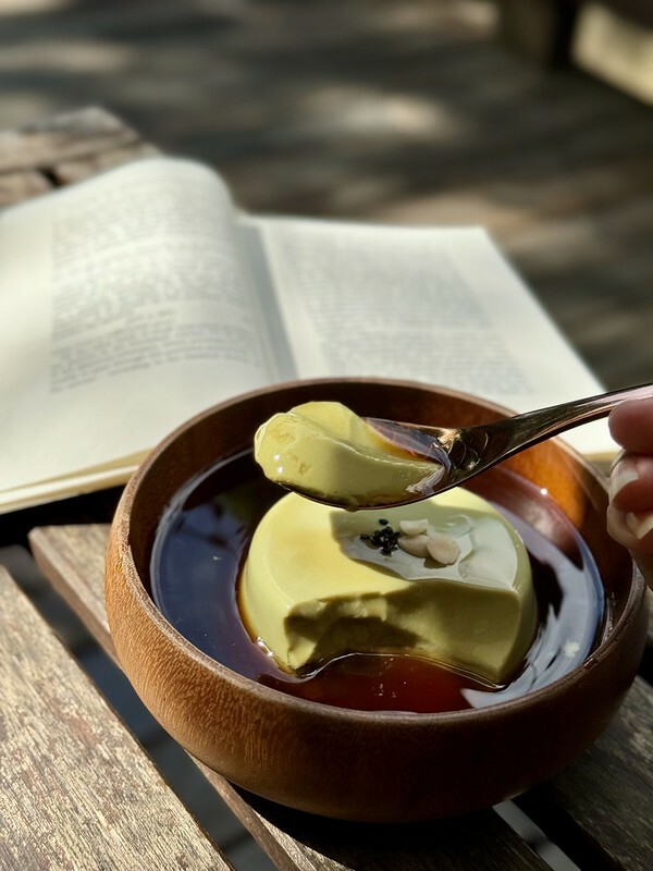 桃園市桃園區桃園美食｜在桃園神社享用全台唯一的神社豆花「井上豆花」，感受日式神秘風情與豆花饗宴。