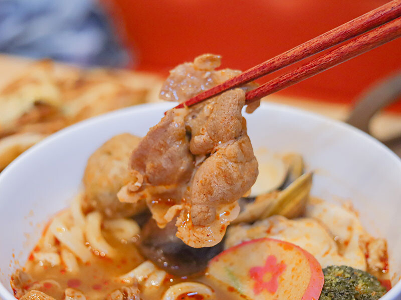 豬多好室深夜早午餐 清大店 | 凌晨一點吃大雞排蛋漢堡、滷肉飯、麻辣烏龍麵,還有QQ球、炸湯圓、黃金泡菜蘿蔔糕小點心