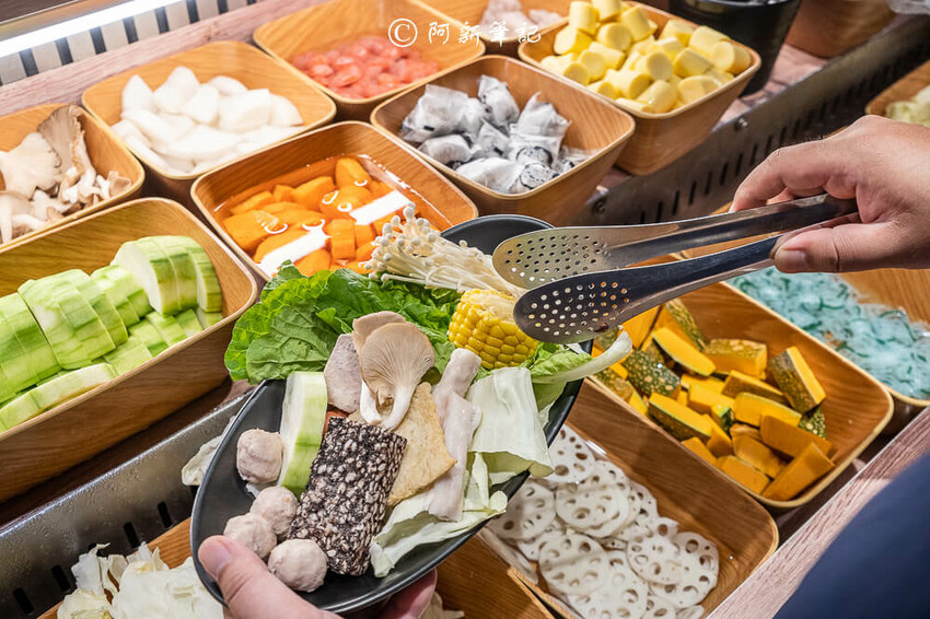 台中市西區肉多多火鍋 | 台中鍋物吃這間！連續3年網路聲量好感度第1名，最低349元起還有自助吧吃到飽～