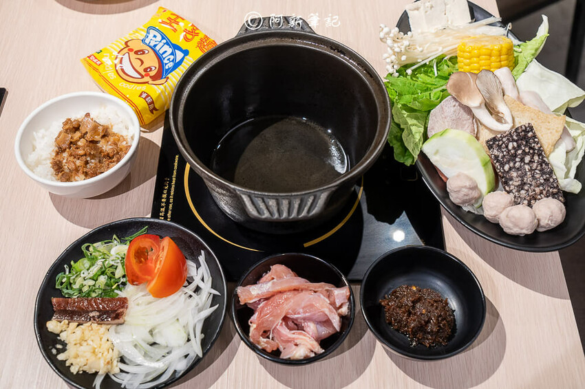 台中市西區肉多多火鍋 | 台中鍋物吃這間！連續3年網路聲量好感度第1名，最低349元起還有自助吧吃到飽～