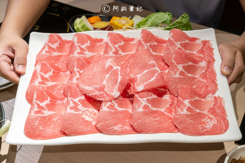 台中市西區肉多多火鍋 | 台中鍋物吃這間！連續3年網路聲量好感度第1名，最低349元起還有自助吧吃到飽～