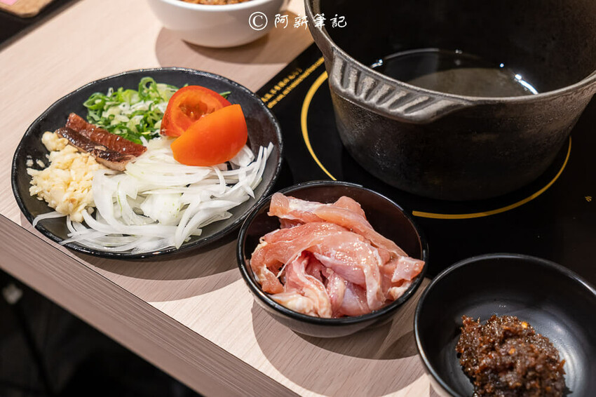 台中市西區肉多多火鍋 | 台中鍋物吃這間！連續3年網路聲量好感度第1名，最低349元起還有自助吧吃到飽～