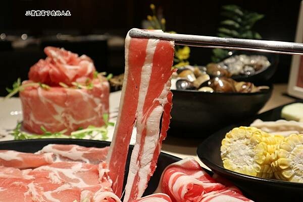 宵夜火鍋第一品牌 火鍋迷必吃 樂多多集團【肉多多火鍋】廣三SOGO店 食材美味大升級 夜貓子的好選擇