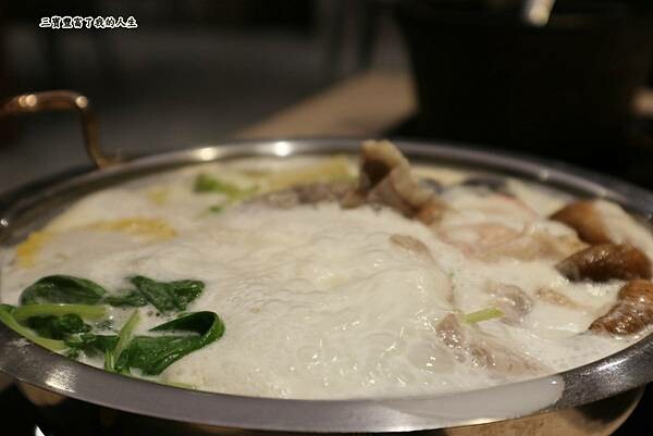 宵夜火鍋第一品牌 火鍋迷必吃 樂多多集團【肉多多火鍋】廣三SOGO店 食材美味大升級 夜貓子的好選擇