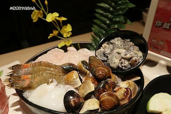 宵夜火鍋第一品牌 火鍋迷必吃 樂多多集團【肉多多火鍋】廣三SOGO店 食材美味大升級 夜貓子的好選擇