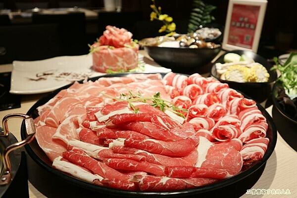 宵夜火鍋第一品牌 火鍋迷必吃 樂多多集團【肉多多火鍋】廣三SOGO店 食材美味大升級 夜貓子的好選擇