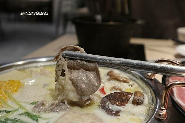 宵夜火鍋第一品牌 火鍋迷必吃 樂多多集團【肉多多火鍋】廣三SOGO店 食材美味大升級 夜貓子的好選擇