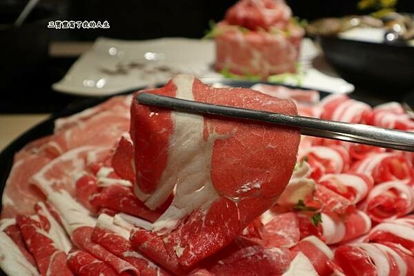 宵夜火鍋第一品牌 火鍋迷必吃 樂多多集團【肉多多火鍋】廣三SOGO店 食材美味大升級 夜貓子的好選擇