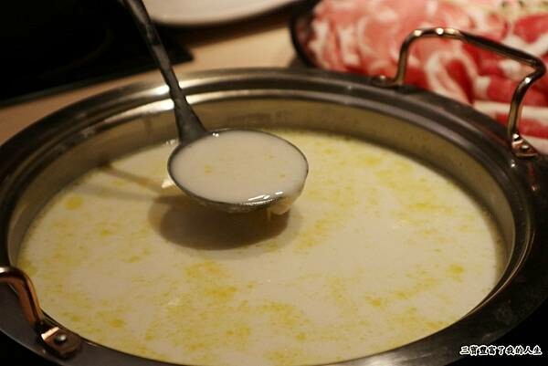 宵夜火鍋第一品牌 火鍋迷必吃 樂多多集團【肉多多火鍋】廣三SOGO店 食材美味大升級 夜貓子的好選擇