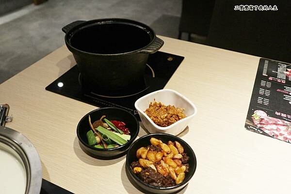 宵夜火鍋第一品牌 火鍋迷必吃 樂多多集團【肉多多火鍋】廣三SOGO店 食材美味大升級 夜貓子的好選擇