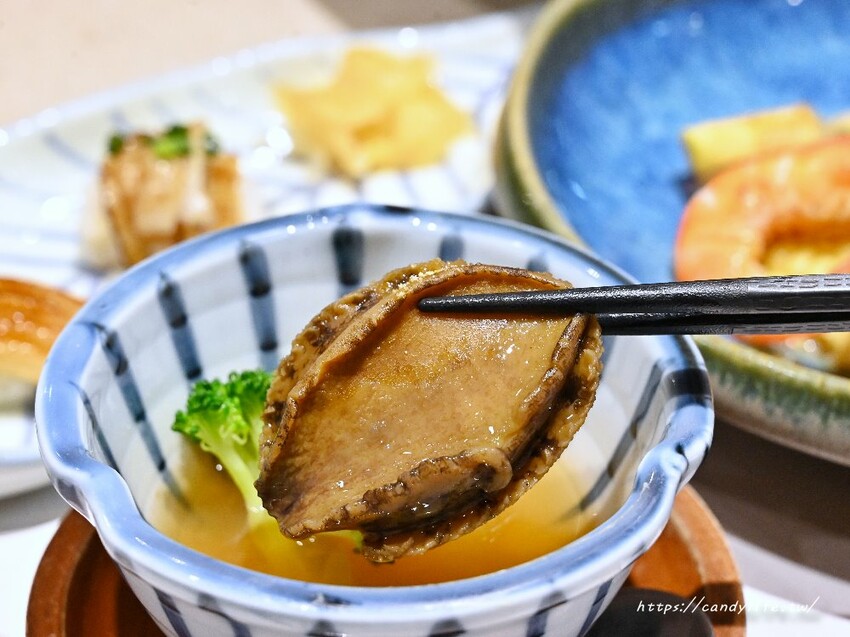 靚食樂|超低調台中無菜單料理,生意超好,食材新鮮高評價,建議先預約~