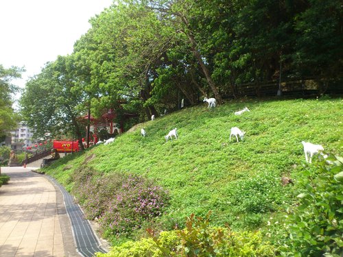 芝山岩:201304102117跟著捷運去踏青之芝山巖惠濟宮 芝山岩:201304102117跟著捷運去踏青之芝山巖惠濟宮