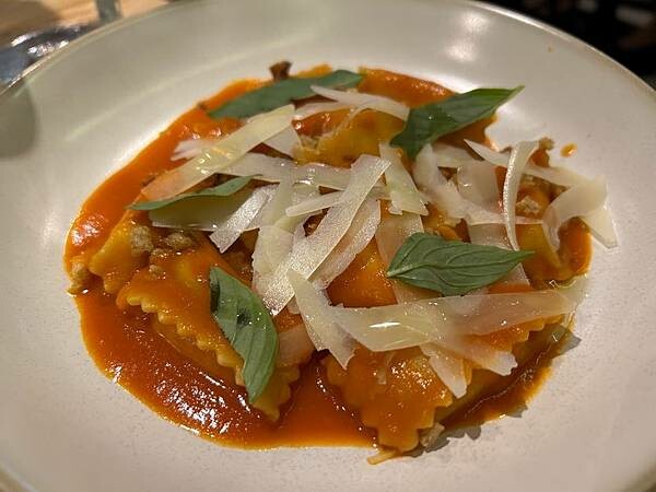 【Foodie】雙胞胎出關開葷大餐｜台北中山。Pasta &