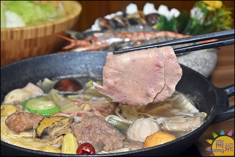 禧珍家鍋物。超浮誇牛舌花海鮮套餐好澎湃!台中七期手切冷藏肉鍋物CP值超高-商妮吃喝遊樂