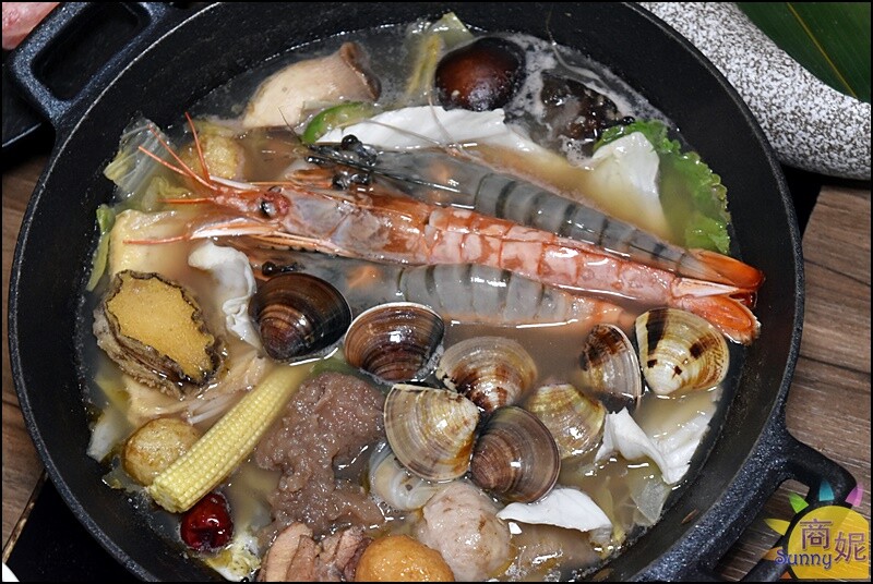 禧珍家鍋物。超浮誇牛舌花海鮮套餐好澎湃!台中七期手切冷藏肉鍋物CP值超高-商妮吃喝遊樂