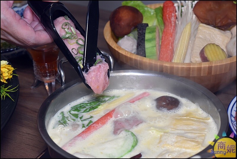 禧珍家鍋物。超浮誇牛舌花海鮮套餐好澎湃!台中七期手切冷藏肉鍋物CP值超高-商妮吃喝遊樂