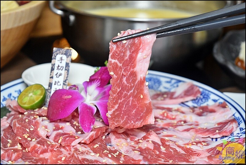 禧珍家鍋物。超浮誇牛舌花海鮮套餐好澎湃!台中七期手切冷藏肉鍋物CP值超高-商妮吃喝遊樂