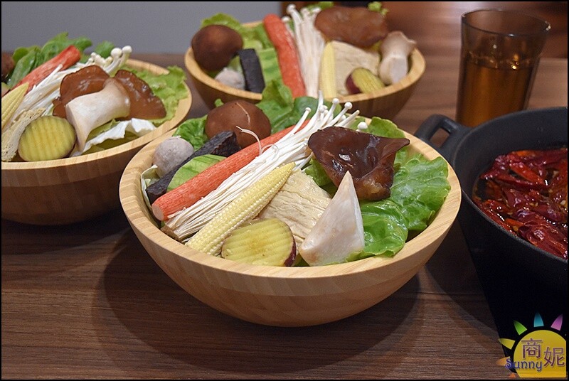 禧珍家鍋物。超浮誇牛舌花海鮮套餐好澎湃!台中七期手切冷藏肉鍋物CP值超高-商妮吃喝遊樂