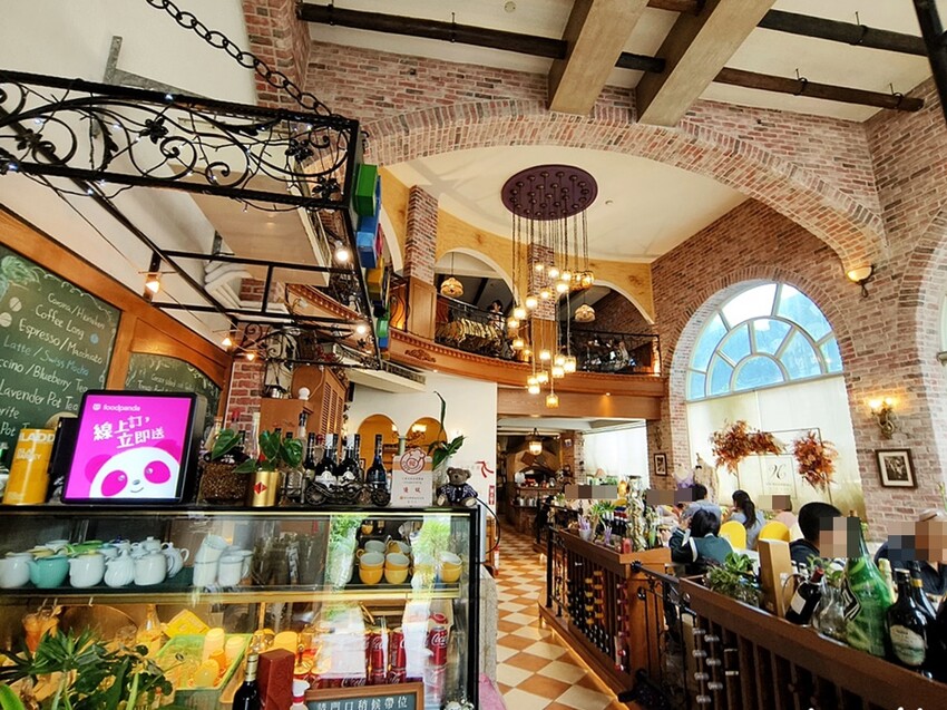 彰化縣員林市員林美食｜小義大利莊園 員林店 在充滿異國風情的城堡裡吃美食