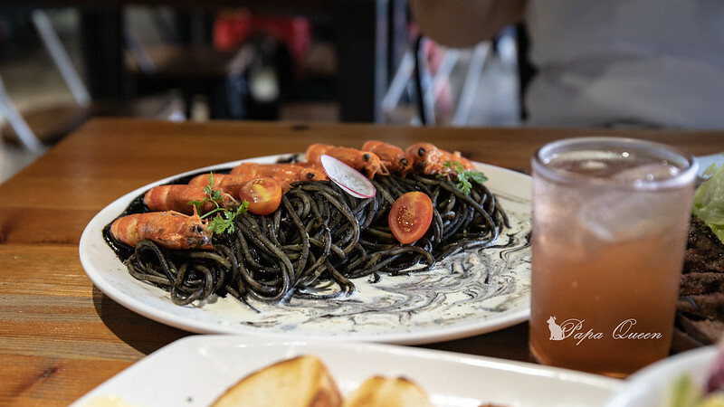 台中西區|早午餐 禾間糧倉 熔岩起司炙烤牛排很欠吃 ,ICE Queen 美的冒泡氣泡飲…必點