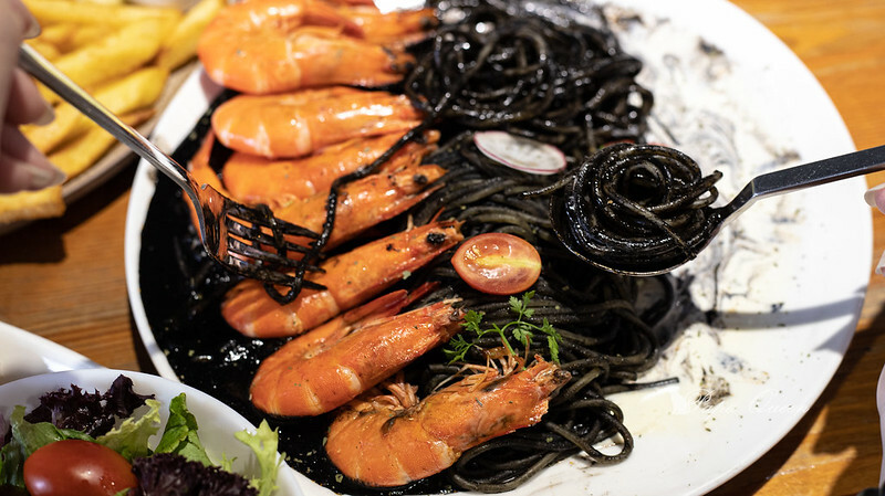 台中西區|早午餐 禾間糧倉 熔岩起司炙烤牛排很欠吃 ,ICE Queen 美的冒泡氣泡飲…必點