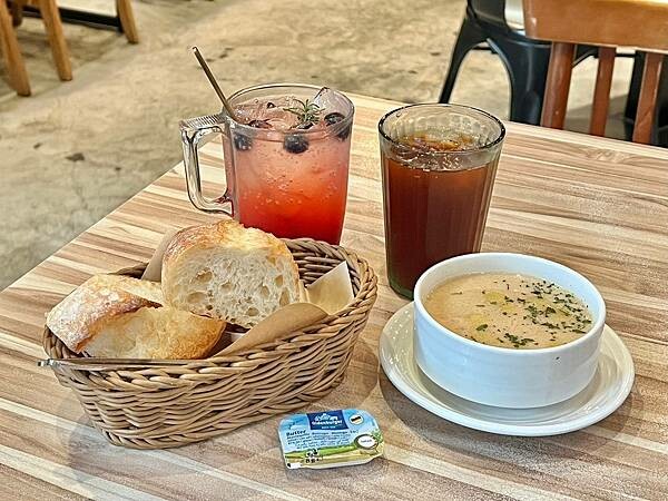 LINE_ALBUM_2022129 _1_221211_1.jpg