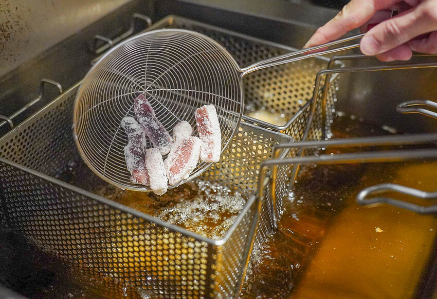 台南鹽酥雞|炒作伙《爆香鹹酥雞》鹽酥雞,吃鹽酥雞看球賽,先炸後爆炒更香更入味 @緹雅瑪 美食旅遊趣