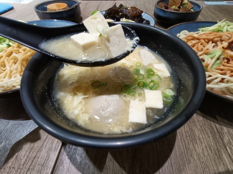 【甘霖涼麵舖永和店】夏日開胃CP值超高平價的永和美食涼麵推薦