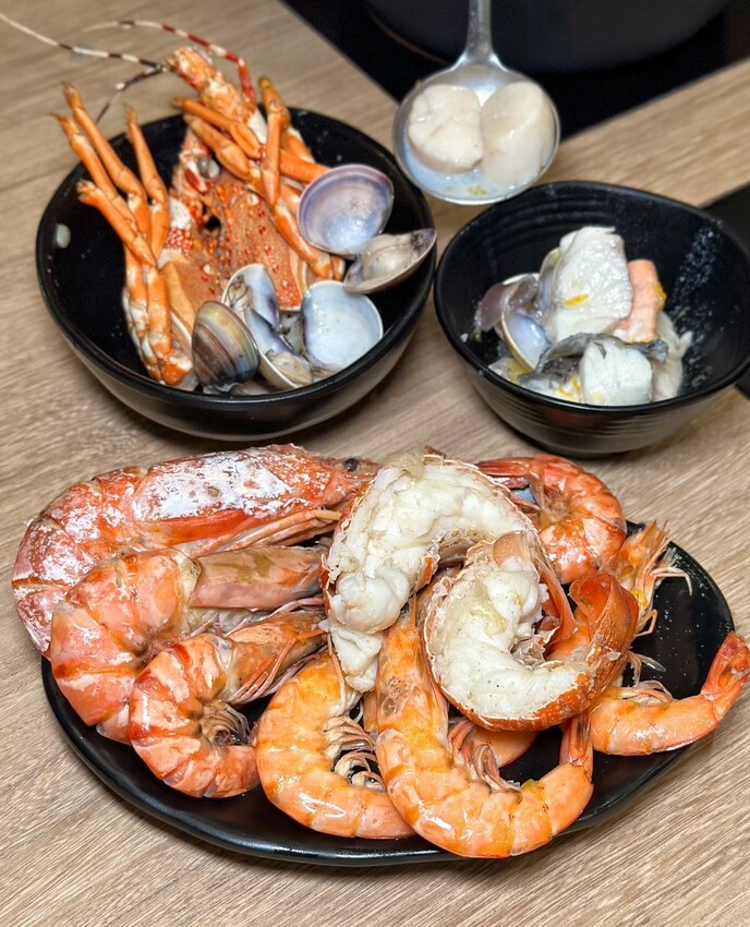 彷彿置身在叢林裡的餐廳！「House V 好室鍋物新竹動物園店」主打精緻個人鍋物、多款特色湯頭選擇，還有多種雙人海陸套餐可以選擇，絕對是你聚餐的好選擇！ - 阿華田的美食日記