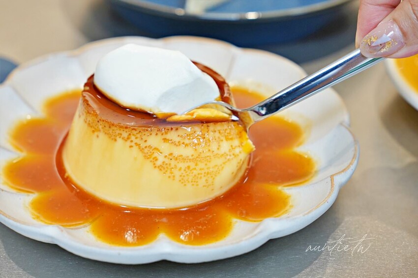 【台北】中山站｜富錦樹咖啡 FUJIN TREE CAFE，小麻雀欄杆，以為置身日本街頭咖啡廳