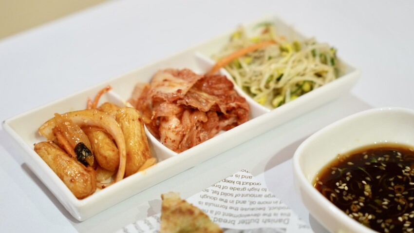 淡水韓式料理首選，歐吧噠免費韓服體驗，淡水老街美食新地標