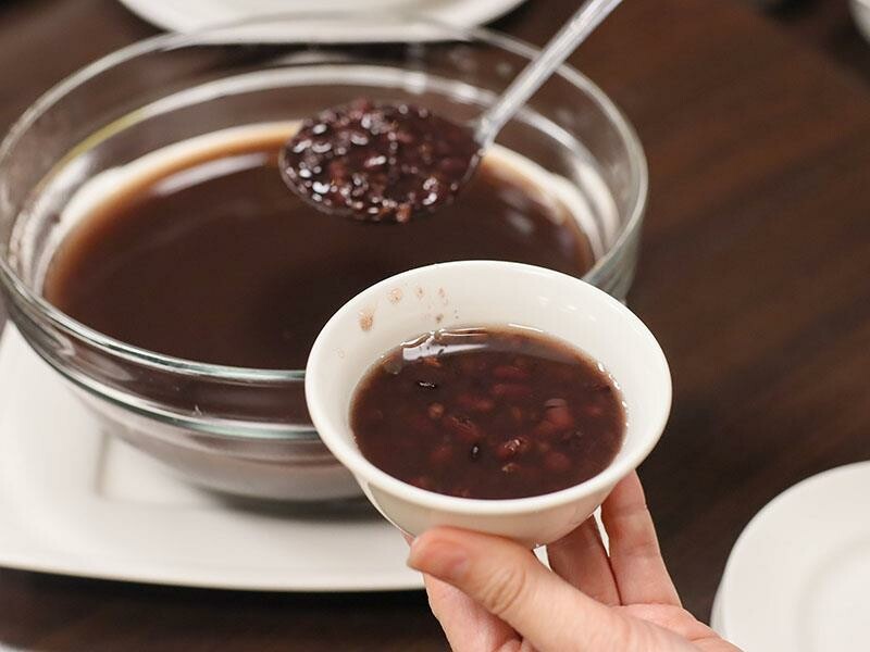 2025新竹母親節餐廳!青草湖101高山頂美食美景全包,荔枝牛奶雞必吃。