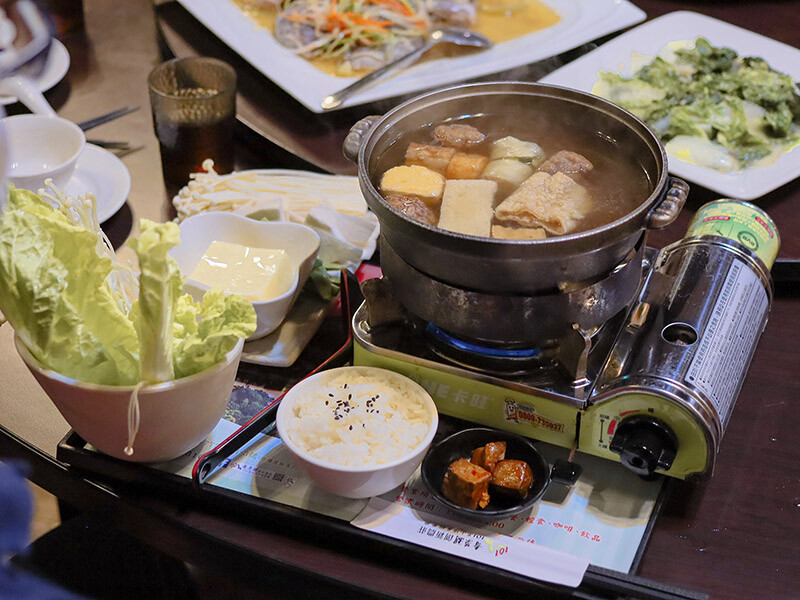 101青草湖創新農莊 | 新竹市區也有101挑高夜景，走山、玩水、看夜景、家聚吃土雞好停車