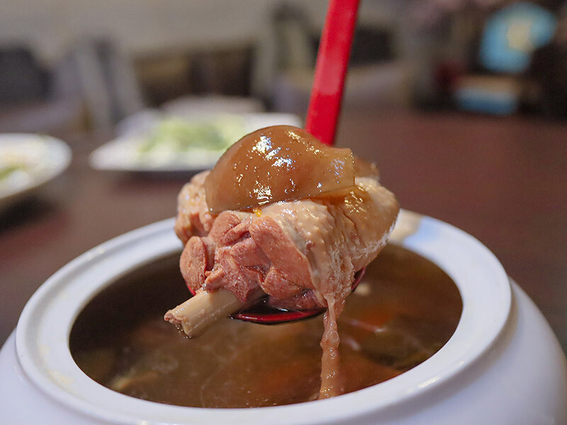 101青草湖創新農莊 | 新竹市區也有101挑高夜景，走山、玩水、看夜景、家聚吃土雞好停車
