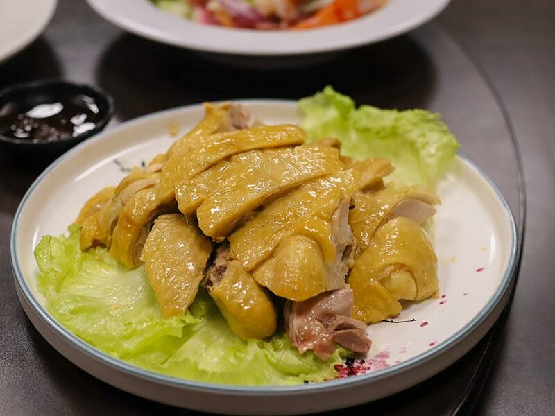 2025新竹母親節餐廳!青草湖101高山頂美食美景全包,荔枝牛奶雞必吃。