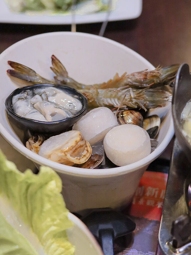 101青草湖創新農莊 | 新竹市區也有101挑高夜景，走山、玩水、看夜景、家聚吃土雞好停車