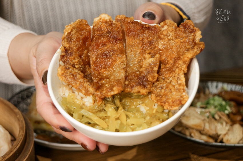 雲林斗六｜傳統台式創新滋味！不只賣刈包，豬油拌飯、爆汁湯包都