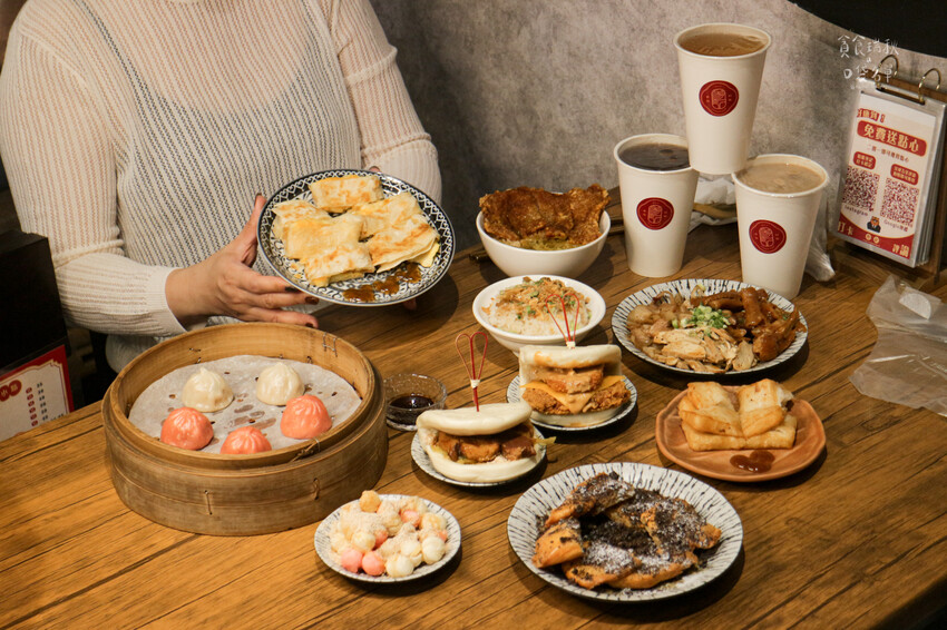 雲林斗六｜傳統台式創新滋味！不只賣刈包，豬油拌飯、爆汁湯包都