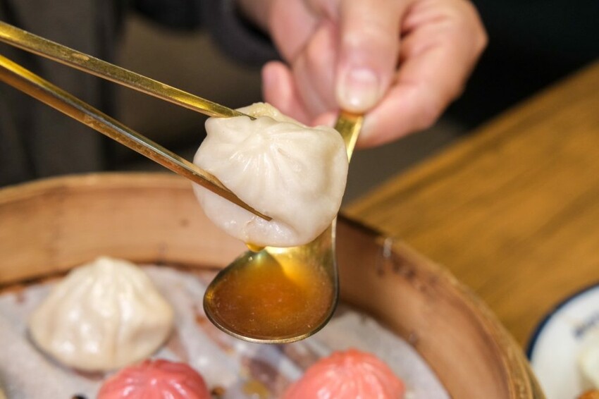 叁記傳食| 開賣即秒殺~被刈包耽誤的道地椒麻雞飯,經典台式尬新潮創意新滋味! - 肉依小姐吃什麼