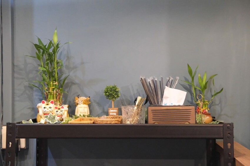 叁記傳食| 開賣即秒殺~被刈包耽誤的道地椒麻雞飯,經典台式尬新潮創意新滋味! - 肉依小姐吃什麼