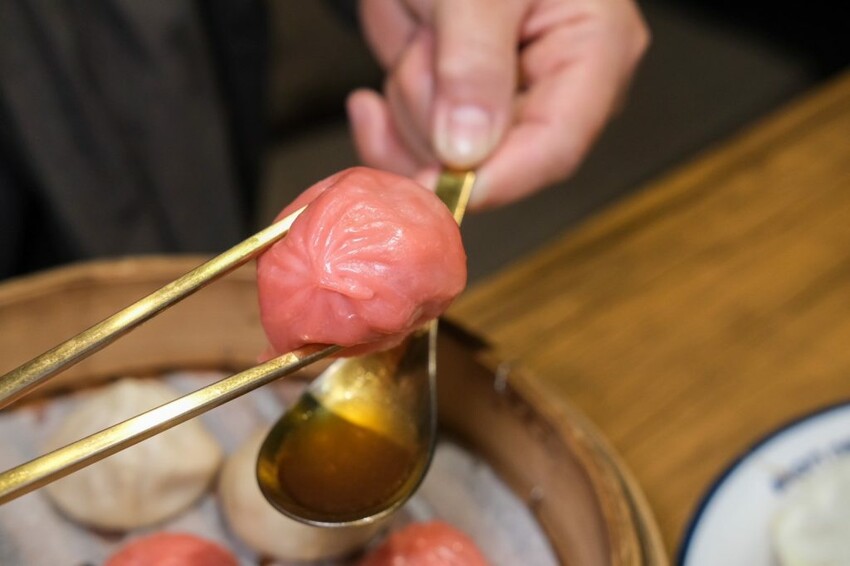 叁記傳食| 開賣即秒殺~被刈包耽誤的道地椒麻雞飯,經典台式尬新潮創意新滋味! - 肉依小姐吃什麼