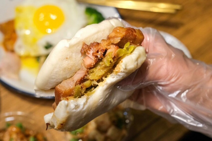 叁記傳食| 開賣即秒殺~被刈包耽誤的道地椒麻雞飯,經典台式尬新潮創意新滋味! - 肉依小姐吃什麼