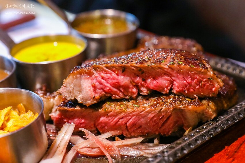 新北市三重區帶你去砍牛排！三重前三名有品質＋質感的牛排店推薦，N訪多次的美味推薦！菜刀在手，切牛排也很有趣