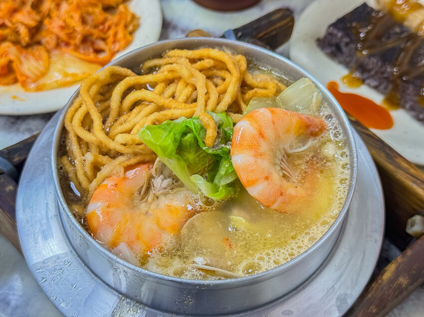 高雄市岡山區阿麗鍋燒麵 x 平價的古早味魅力