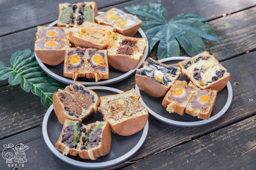 將近50種豐富口味的人氣車輪餅，必吃中秋超應景爆漿流沙口味，就連四季春與珍奶也都變成車輪餅啦！